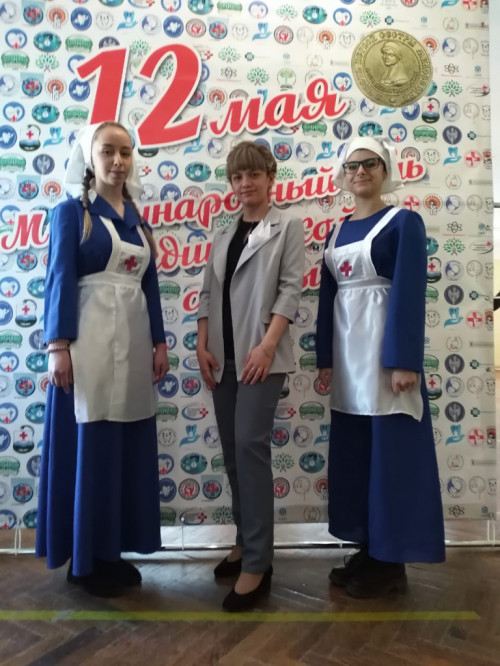 12 мая в Международный день медицинской сестры Севостьянова Софья, студентка группы М-942 Сестринское дело была награждена Почетной грамотой Президиума  областного комитета профсоюза работников здравоохранения РФ